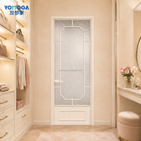 Puerta de Vidrio para Baño con Panel de Privacidad Texturizado y Diseño Clásico de Rejilla Arqueada