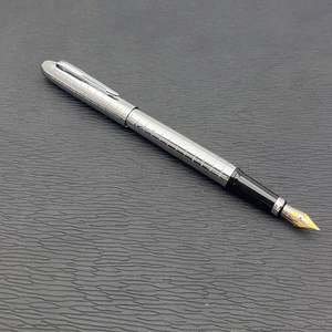 Pluma Estilográfica Parker de Metal de Alta Gama, con Recubrimiento en Oro Negro, Proveedor Oficial de Artículos de Papelería, con Logotipo Personalizado Grabado con Láser - Product Image 6