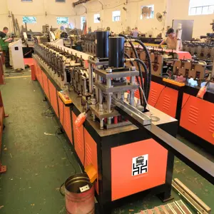 Galvanizzare la struttura d'acciaio di profilo c u macchina per la formatura a freddo del rullo per la macchina per la formatura di rulli di base del ventilatore d'aria