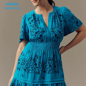 Mini robe col en V imprimée sur mesure Robe élégante pour femme en dentelle brodée en coton - Product Image 2