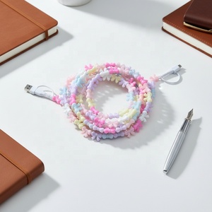 Chargeur de téléphone Type-C créatif DIY avec perles en forme de cœur, d'étoile et de nœud, coloré, en matériaux PVC/ABS/TPE pour ordinateur et téléphone portable - Product Image 3