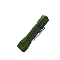 Lampe torche LED EDC longue portée en gros 1300LM 457M Étanche IP68 2600mAh Rechargeable Logo personnalisé Échantillonnage rapide en 7 jours