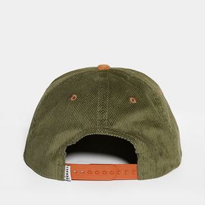 Casquettes personnalisées non structurées en tissu vert avec logo brodé, casquettes snapback en velours côtelé à 5 panneaux - Product Image 6