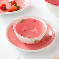 Ensemble de vaisselle en céramique de 9 pièces, bols en forme de cœur et collection de cuillères à fraises, vaisselle sous glaçure rose avec décor d'amour personnalisé