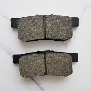 Piezas de alto rendimiento, piezas de coche, pastillas de freno traseras de cerámica de alta calidad D1086 43022S9A010 06430S9A010 para <span class=keywords><strong>Honda</strong></span> <span class=keywords><strong>CRV</strong></span> <span class=keywords><strong>2004</strong></span> - Product Image 1