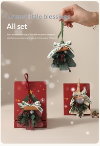 Wholesales Christmas Gift Luxury Creative Car Perfume Scent Cards Air Fresh Decoration Aroma Plant Scent Card - Product Image 3