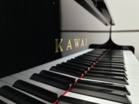 Piano droit japonais KAWAI BL71 d'occasion avec son chaud pour les acheteurs du monde entier