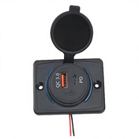 Cargador USB para Motocicleta/Auto de 20W con Carga Rápida PD/QC3.0 Tipo-C y Tipo-A para Teléfono Móvil, Modelo A7 Negro, Resistente al Fuego