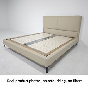 Letto Matrimoniale in Stile Italiano Semplice e Lussuoso, Minimalista, Ultra-sottile, con Struttura in Legno Massello da 135 cm e Testiera Imbottita - Product Image 4