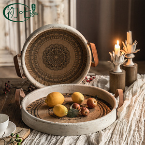 Plateau rond en bois massif The Seventh Day Bohemian avec poignée, fait main, décoratif, pour le rangement domestique et Thanksgiving - Product Image 5
