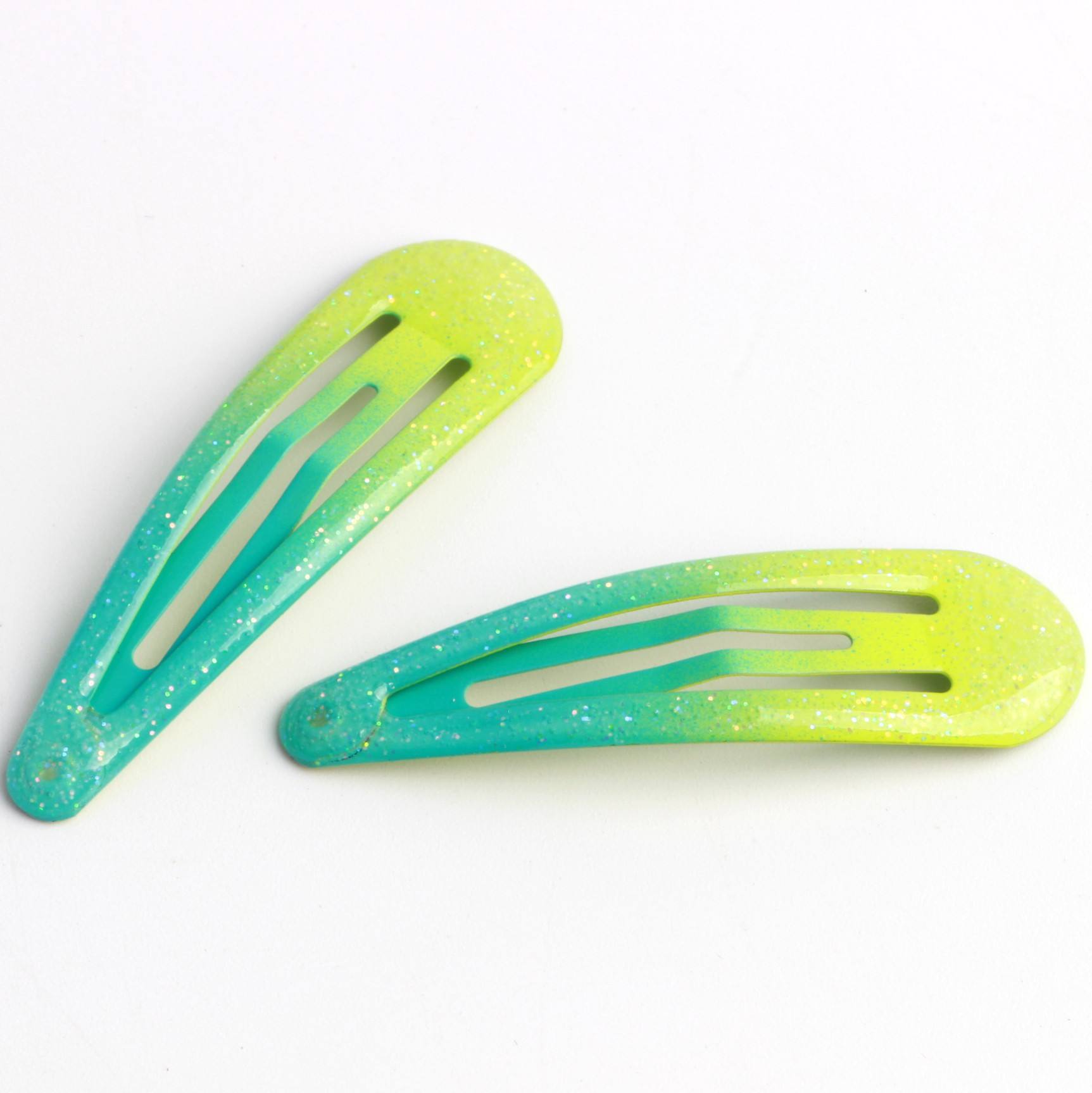 สีเขียว