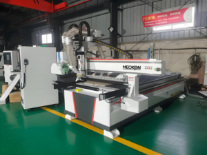 Routeur avec scie rotative 1325, machine de découpe du bois à commande numérique ATC linéaire pour la fabrication de portes d'armoires et de meubles, système ATC linéaire + scie rotative 12- - Product Image 4