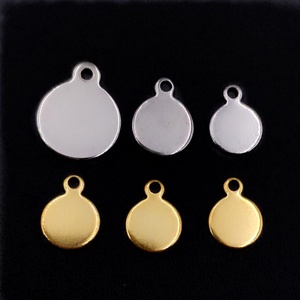 จี้รูปทรงสี่เหลี่ยมมนราคาถูก ป้ายโลโก้โลหะสแตนเลสสั่งทำได้ - Product Image 3