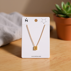 Collana con Ciondolo Lettera H Placcata Oro in Acciaio Inossidabile, Catena Minimalista a Serpente, Unisex per Uso Quotidiano - Product Image 2