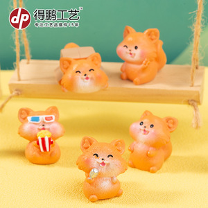 Figuras de resina de ardillas de dibujos animados, mini decoraciones de animales para el hogar, adornos artísticos para escritorio. - Product Image 2