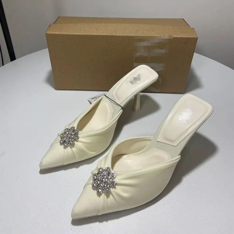H158-727 क्रिस्टल सजावट नुकीले पैर की अंगुली सफेद सैंडल स्फटिक महिला हील्स महिला पार्टी सैंडल फैशन हील चप्पल