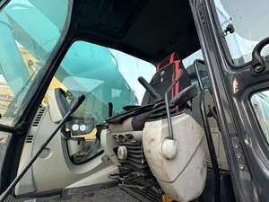 Potente Excavadora Kobelco SK350-8 Usada, Modelo 2024, con Sistema Hidráulico Avanzado, Motor, Caja de Cambios y Cabina Amplia para el Operador - Product Image 4