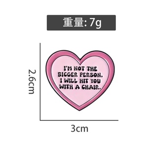 Pin de esmalte con cita divertida: 'No soy la persona más grande, te golpearé', broche de metal para solapa, venta al por mayor - Product Image 6