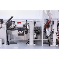 Machine de chantournage de précision pour le finissage des chants de profilés fins, destinée aux usines de volets en bois et aux usines de portes à persiennes.