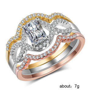 Set di tre anelli con zirconi cavi a tre colori per donna, gioielli eleganti e alla moda - Product Image 5