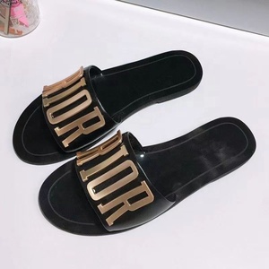 YESTEEM Nuovi Arrivi Estivi: <span class=keywords><strong>Sandali</strong></span> Donna Trendy in Pelle con Scritta Metallica, Eleganti e Comodi Slip-on per il Tempo Libero all'Aperto - Product Image 3