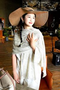 Sciarpa in Cashmere Jacquard Dobby da Donna con Motivo Floreale, Ecologica, per Tutte le Stagioni, 70*180cm, per Uso Quotidiano e Calore - Product Image 3