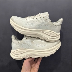 รองเท้าวิ่ง HOKAS น้ำหนักเบา ระบายอากาศได้ดี ปรับแต่งได้ตามต้องการ ทันสมัย สำหรับกิจกรรมกลางแจ้ง ฤดูใบไม้ร่วง ฤดูหนาว เหมาะสำหรับทั้งชายและหญิง ผลิตจากคาร์บอนไฟเบอร์ สำหรับการวิ่งระยะไกล - Product Image 3