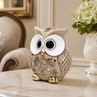 Figurine d'hibou en résine, motif animal de dessin animé aux grands yeux, peinte à l'aérographe, avec décalcomanies exquises, écologique, pour extérieur/intérieur, maison et jardin
