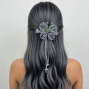 Pince à cheveux élégante papillon à pompon, perles en plastique de haute qualité, pince à ressort pour femme, idéale pour l'été - Product Image 1
