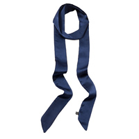 Écharpe fine en soie bleue à motifs personnalisés pour la décoration de la poignée de sac de luxe et accessoire d'accentuation en nœud