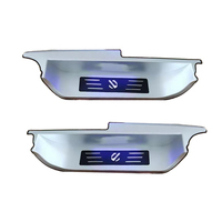 Pédales de voiture lumineuses haut de gamme en métal, résistantes à la saleté et faciles à nettoyer, prend en charge les modèles et les logos personnalisés