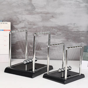 All'ingrosso classico pendolo <span class=keywords><strong>Newton</strong></span> in metallo oscillante sfera per ufficio placcato modello <span class=keywords><strong>di</strong></span> artigianato su Desktop <span class=keywords><strong>Newton</strong></span> <span class=keywords><strong>sfere</strong></span> <span class=keywords><strong>di</strong></span> equilibrio - Product Image 1