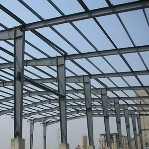 Bâtiment préfabriqué en structure acier pour élevage de volailles, chèvres et moutons avec système de ventilation - Product Image 1