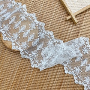 Vente en gros de dentelle brodée à double maille dentelle en polyester soluble dans l'eau à code à barres en polyester - Product Image 6