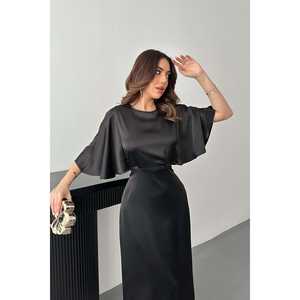 ชุดราตรีทรงบอลกาวน์สีดำเรียบง่ายแบบขายส่ง ผูกเชือกด้านหลัง เอวทรงเอ็มไพร์ แขนสั้น ตกแต่งลายดอกไม้ตามสั่ง ยาวกรอมพื้น ทรงเอ - Product Image 3