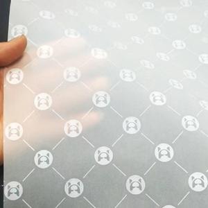 Papier d'emballage de haute qualité personnalisé estampage à chaud Logo chaussure de luxe vêtements boîte de chemise acide 85g papier acide dessin beurre cartons - Product Image 1