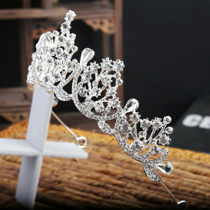 Accessoires de cheveux de <span class=keywords><strong>mariage</strong></span> de luxe baroque pour femmes diadème en alliage d'<span class=keywords><strong>or</strong></span> avec diadèmes de couronne de mariée en strass - Product Image 4