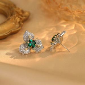 Pendientes de Botón Geométricos de Circonita Esmeralda de Alta Gama Europeos y Americanos, Chapados en Oro, Plata S925, Diseño de Lujo a la Moda - Product Image 6