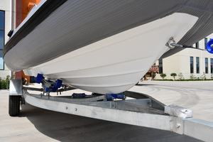 Huihao 7.6m Yacht en fibre de verre Bateau de pêche gonflable - Product Image 4