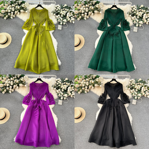 Nuovo Abito Lungo Floreale Eco-Friendly da Donna Stile Retrò Casual con Maniche a Campana e Nappe, Elegante e di Alta Gamma, Collezione Cross Border 2026 - Product Image 1