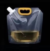 Pochette souple transparente personnalisée en PE avec bec verseur pour liquides et granulés, idéale pour les boissons et jus de millet.