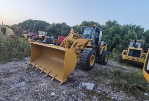Exportation à l'étranger de chargeuses sur pneus Caterpillar 966H d'occasion, machines de construction robustes pour grands terrains et mines - Product Image 5