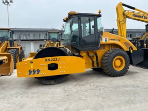 Rouleau compresseur vibrant XS223J de 22 tonnes, moteur diesel Shangchai, certifié CE EPA pour la construction routière - Product Image 5