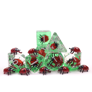 Set di Dadi Poliedrici Personalizzati all'Ingrosso, Dadi in Resina con Inclusioni di Coccinelle Rosse per Giochi <span class=keywords><strong>da</strong></span> Tavolo DND - Product Image 3