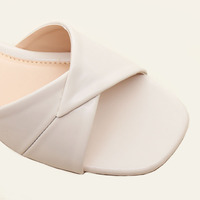 Nouvelles pantoufles d'été pour femmes, bout ouvert, tête ronde, chaussures plates décontractées 2025, semelle souple extérieure, chaussures d'artisanat antidérapantes