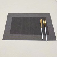 Napperon rectangulaire moderne en cuir PVC pour table à manger en vinyle Tapis de revêtement élégant 45*30 CM pour restaurants