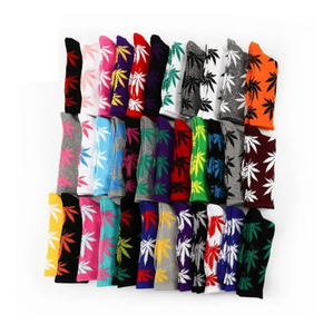 Bas quantité minimale de commande En Gros Unisexe Chanvre Coton Peigné Chaussettes D'équipage Conception Mauvaises Herbes Feuille D'érable Mode Hommes Chaussettes - Product Image 1