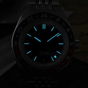 Reloj de Hombre con Bisel de Aluminio NH34 GMT, Logotipo Personalizado, Mecánico Automático, Sumergible, con Revestimiento Superluminoso - Product Image 6