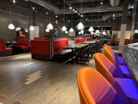 Meubles de restaurant et de bar personnalisés, canapé, stand, banc, table et tabouret de chaise de bar