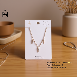 Collana in Acciaio Inossidabile con Ciondolo a Tre Punte Triangolari, Collane con Pendente alla Moda - Product Image 3